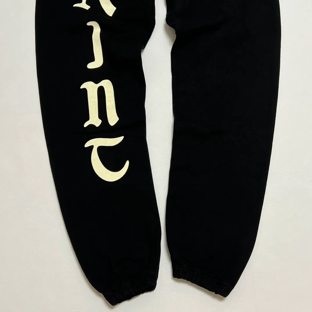 SAINT Mxxxxxx SWT PNT/IT'S SAINT/BLK flocked sweatpants black S-X ⚠️Attention: important points: this is flocking printing, not glue or crack paste. Don't buy what you see in the picture. Electrostatic flocking printing technology. Correct accessories. Fruit main mark/little angel anti-counterfeiting mark.